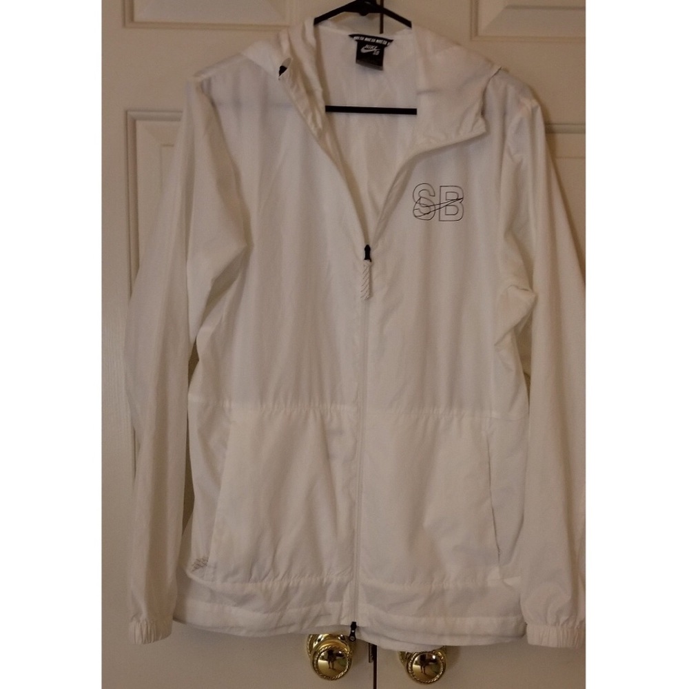 NIKE SB Windbreaker